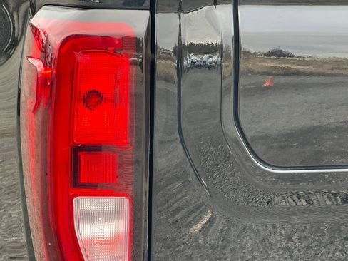 Used 2023 GMC Sierra 1500 Elevation image 45