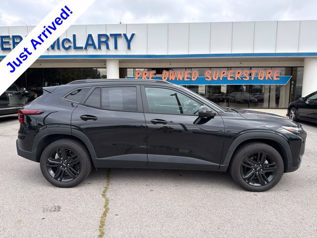 Used 2024 Chevrolet Trax ACTIV w/ Driver Confidence Package FWD image 2