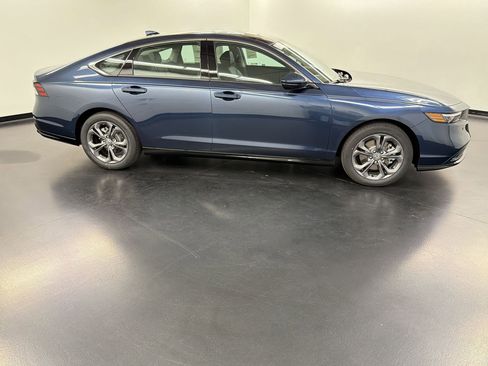 New 2026 Honda Accord EX-L image 8