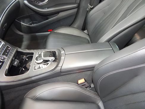 Used 2019 Mercedes-Benz E 300 4MATIC w/ Premium 1 Package image 15