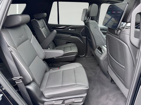 Used 2023 Cadillac Escalade Sport AWD/4WD image 35