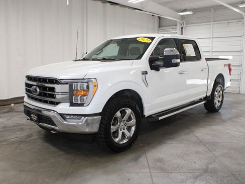 Used 2023 Ford F150 Lariat w/ Trailer Tow Package image 4
