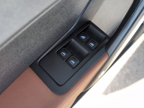 Used 2017 Volkswagen Beetle 1.8T Classic image 15