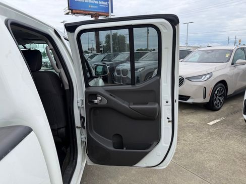 Used 2018 Nissan Frontier PRO-4X AWD/4WD image 26