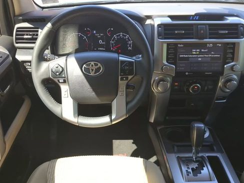 Used 2022 Toyota 4Runner SR5 AWD/4WD image 15