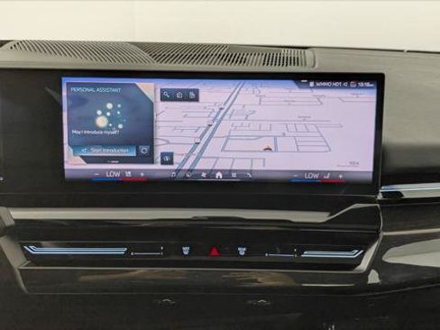 Used 2025 BMW 530i w/ Premium Package RWD image 26