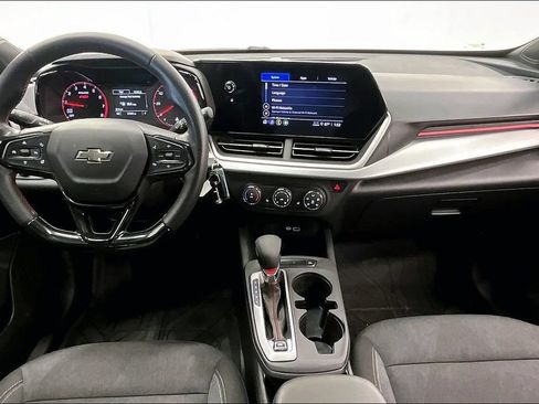 Used 2024 Chevrolet Trax RS FWD image 14