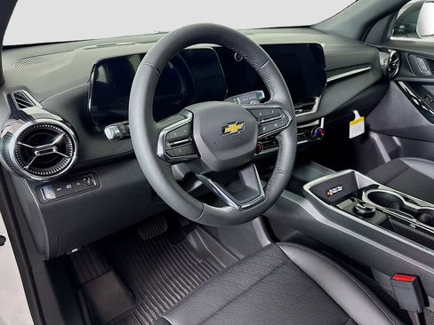 New 2026 Chevrolet Equinox LT w/ Convenience Package II AWD/4WD image 9