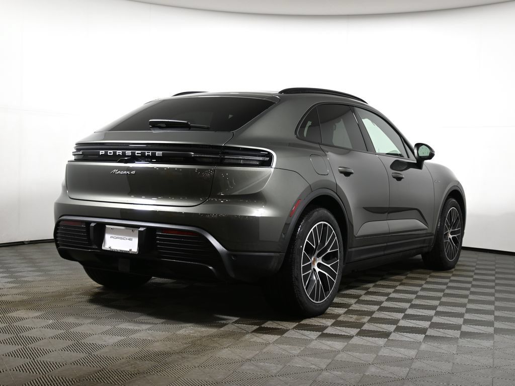 Used 2026 Porsche Macan 4 Electric AWD/4WD image 7