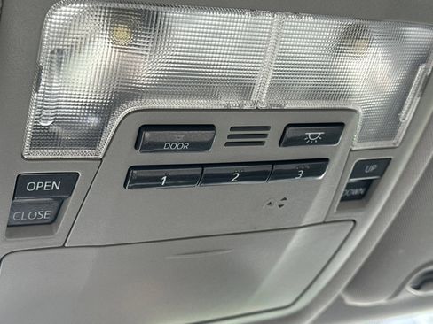 Used 2018 Toyota Highlander Limited image 23