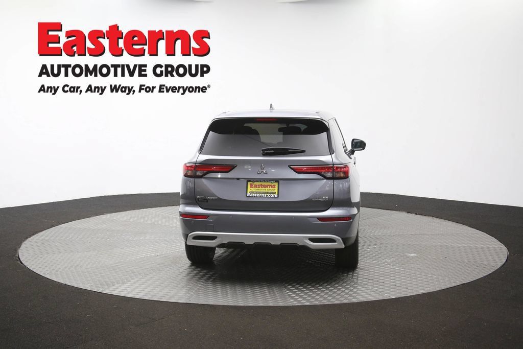 Used 2023 Mitsubishi Outlander SE AWD/4WD image 39