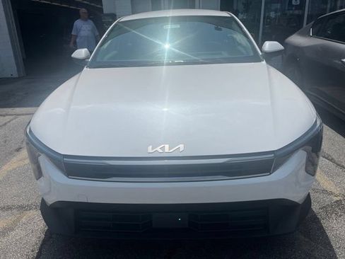 Certified 2025 Kia K4 FWD image 3