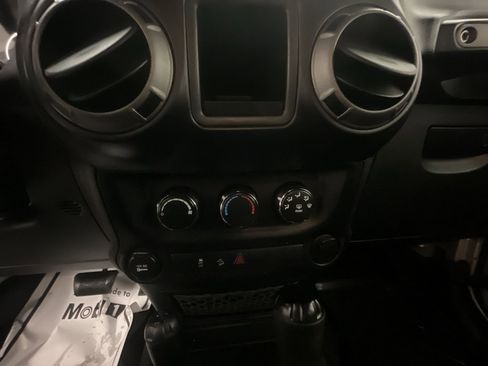 Used 2012 Jeep Wrangler Sport image 9