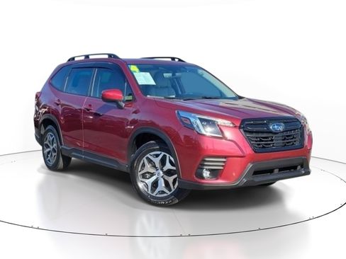 Used 2024 Subaru Forester Premium AWD/4WD image 2