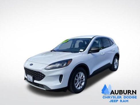 Used 2022 Ford Escape SE FWD image 3