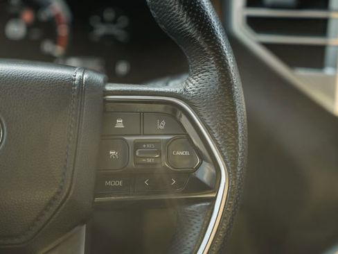 Used 2023 Toyota Tundra Platinum AWD/4WD image 31