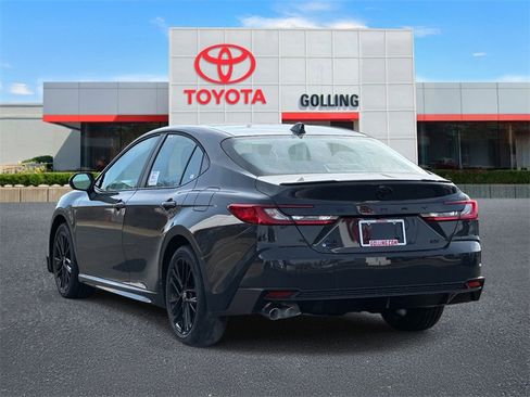 New 2026 Toyota Camry SE image 4