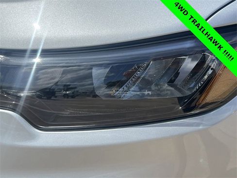 Used 2024 Jeep Compass Trailhawk image 10