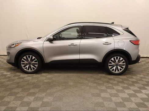 Certified 2022 Ford Escape Titanium w/ Class II Trailer Tow Package image 7