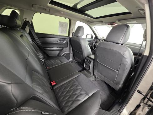 Used 2024 Nissan Rogue Platinum w/ Platinum Premium Package AWD/4WD image 18