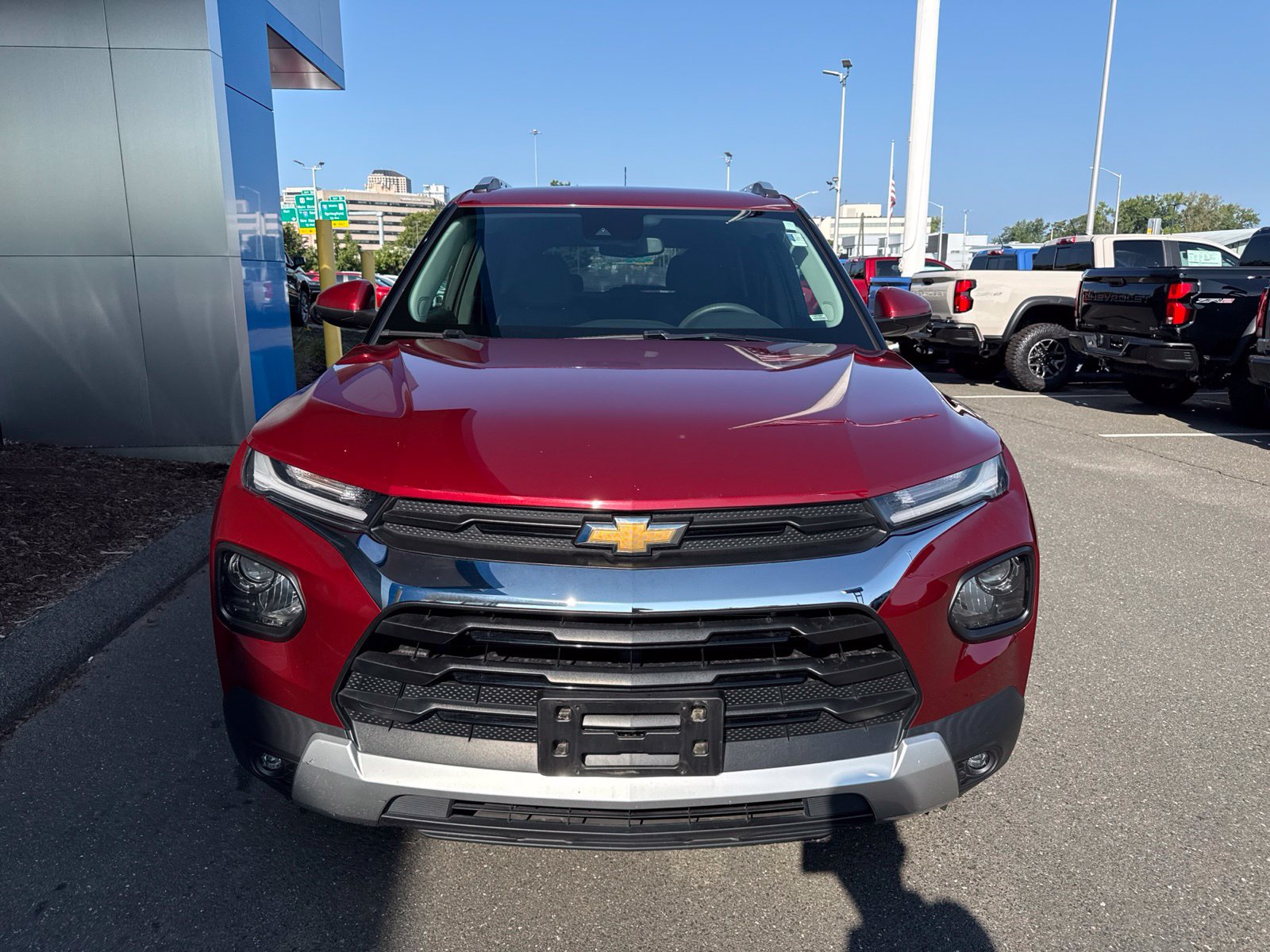 Used 2023 Chevrolet TrailBlazer LT FWD image 3