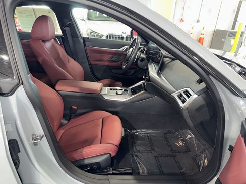 Used 2025 BMW M440i RWD image 12