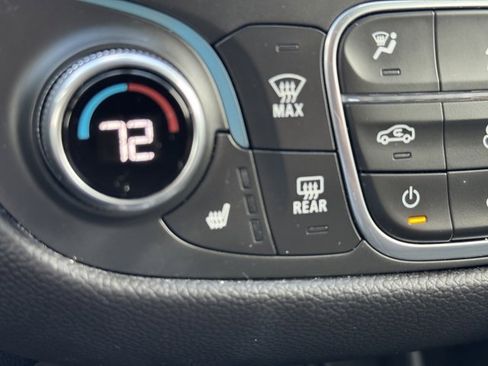 Used 2024 Chevrolet Equinox LT image 24