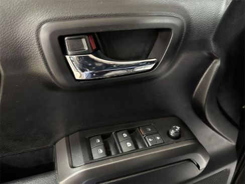 Used 2022 Toyota Tacoma TRD Sport image 20