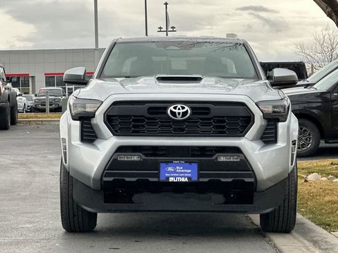 Used 2024 Toyota Tacoma TRD Sport image 10