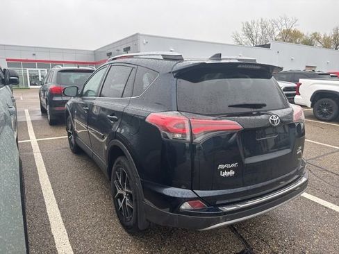 Used 2017 Toyota RAV4 SE image 6