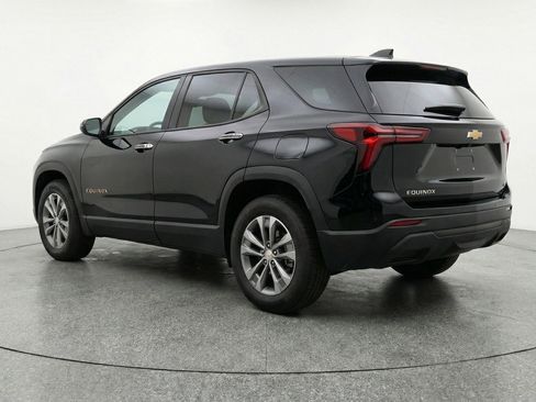 Used 2025 Chevrolet Equinox LT FWD image 6