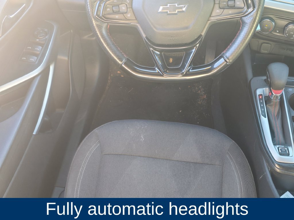 Used 2024 Chevrolet Trax RS FWD image 13