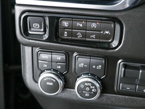 Used 2026 GMC Yukon Elevation w/ Elevation Premium Package AWD/4WD image 25