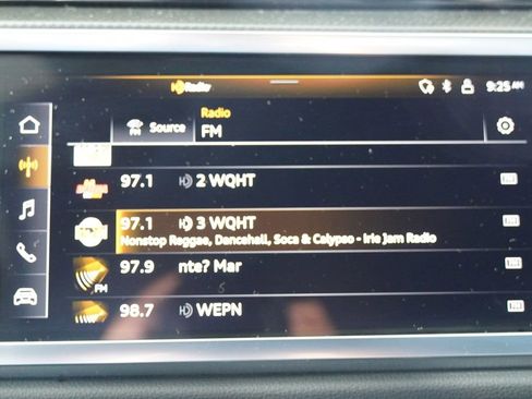 Used 2025 Audi Q3 2.0T Premium w/ Convenience Package image 3