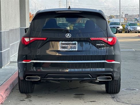 Certified 2024 Acura MDX FWD w/ Technology Package image 6