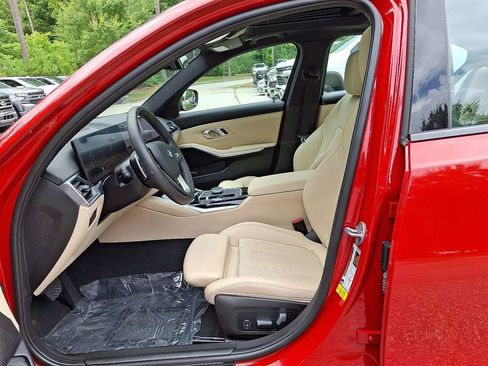 Used 2023 BMW 330i Sedan w/ Premium Package image 14