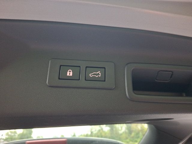 Used 2025 Subaru Forester Limited AWD/4WD image 48