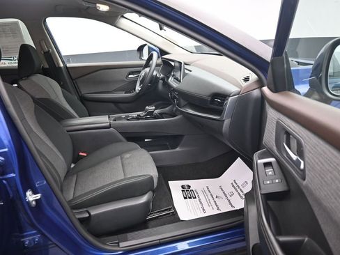Used 2023 Nissan Rogue SV FWD image 13