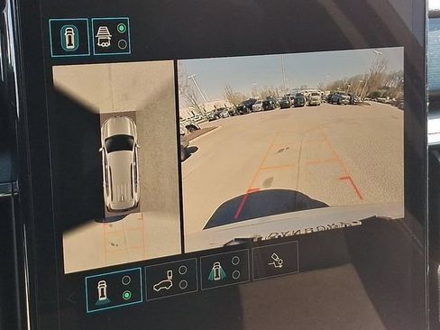 Used 2025 GMC Acadia Elevation AWD/4WD image 17