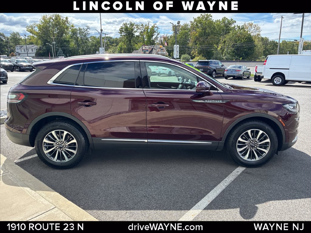 Certified 2023 Lincoln Nautilus AWD w/ Premium Package image 9