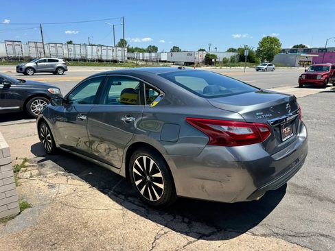 Used 2018 Nissan Altima 2.5 SV FWD image 5
