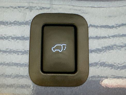 Used 2019 Toyota Highlander Limited image 33