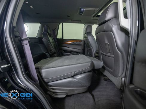 Used 2017 Cadillac Escalade Luxury AWD/4WD image 39