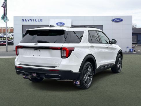 Used 2025 Ford Explorer ST-Line w/ ST-Line Street Pack AWD/4WD image 5