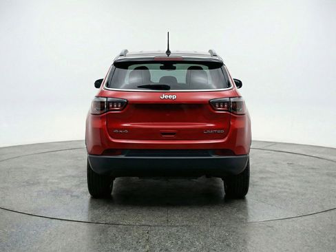 Used 2025 Jeep Compass Limited image 7