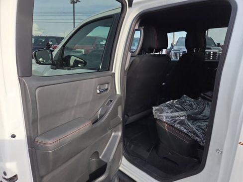Used 2024 Nissan Frontier PRO-4X w/ Off-Road Protection Package image 11