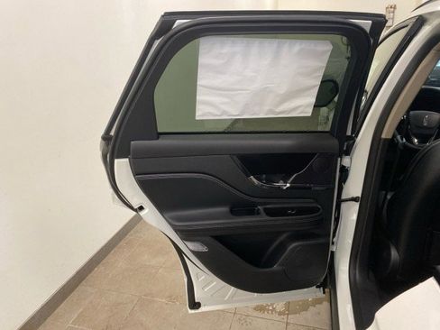 New 2025 Lincoln Corsair AWD w/ Equipment Group 101A image 8