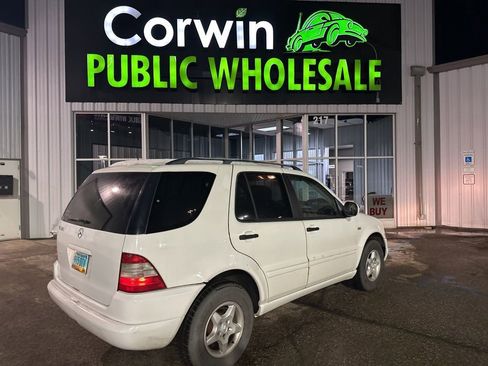 Used 2000 Mercedes-Benz ML 320 4MATIC image 8