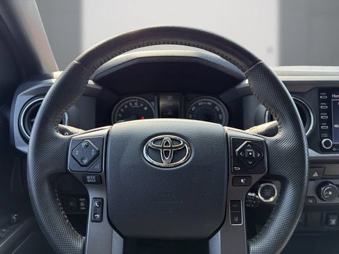 Used 2020 Toyota Tacoma TRD Off-Road AWD/4WD image 20