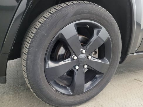 Used 2015 Jeep Grand Cherokee Altitude image 31